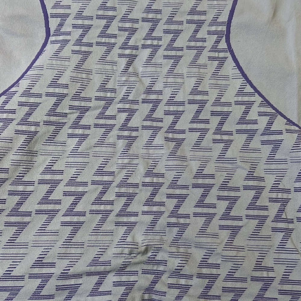 Zella Razorback - Picture 3 of 5